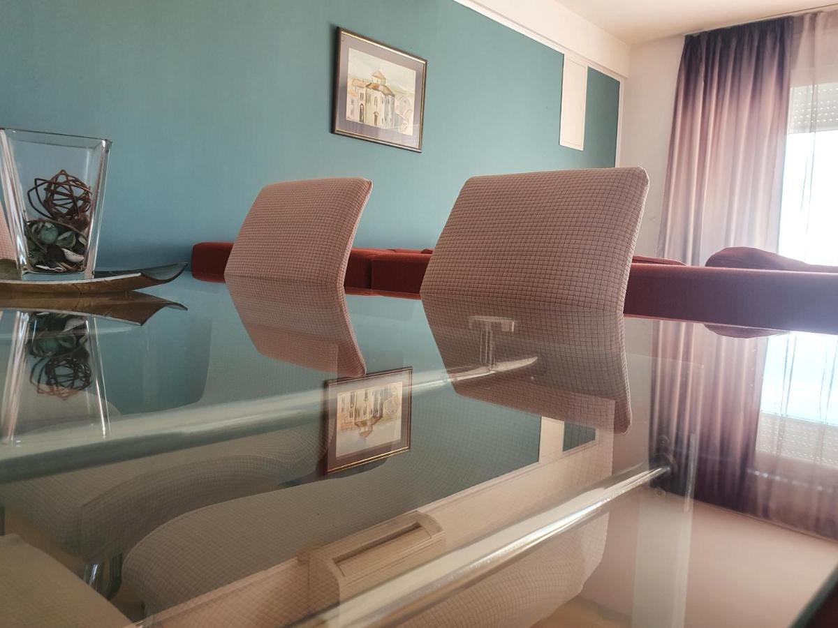 Cozy Two-bedroom Apartament Zadar