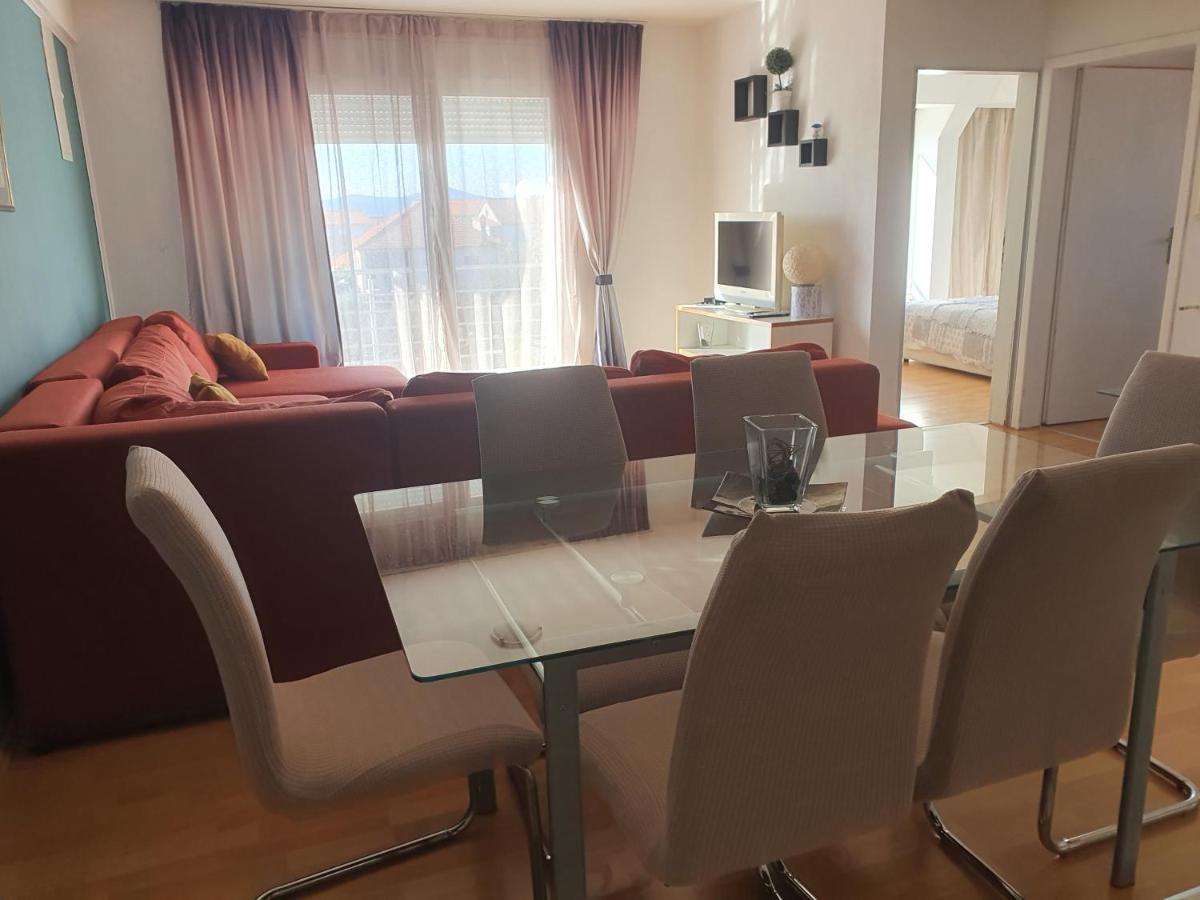 Cozy Two-bedroom Apartament