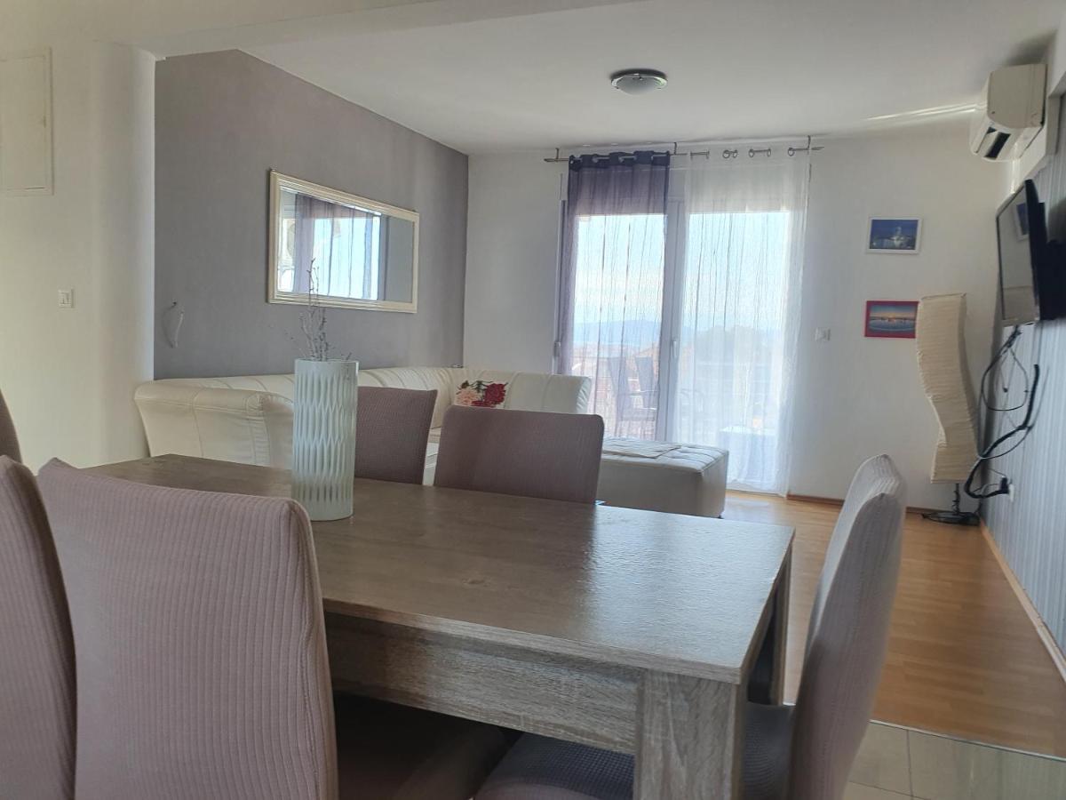 Cozy Two-bedroom Apartament
